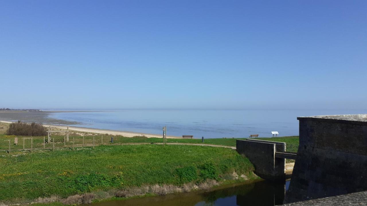 Appart' Islande Le Chateau d'Oleron Bagian luar foto